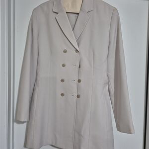 Chic Women's Cream Suit Jacket